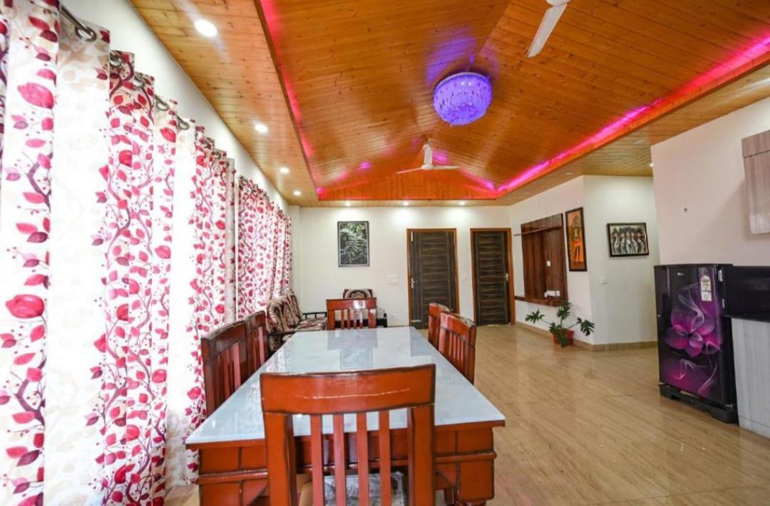 The Western Heights I Serviced Apartments I Pvt Balcony I Lift I Peacefull Area I Family Accomodation I Kasauli I By Exotic Stays Buitenkant foto