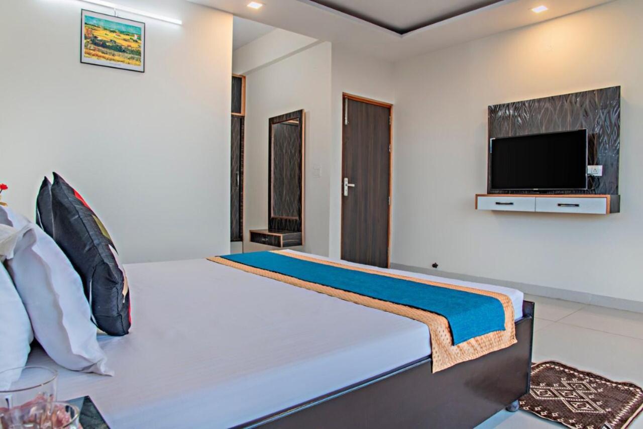 The Western Heights I Serviced Apartments I Pvt Balcony I Lift I Peacefull Area I Family Accomodation I Kasauli I By Exotic Stays Buitenkant foto